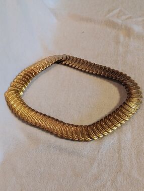 Vintage Gold Tone Sculpted Link Belt